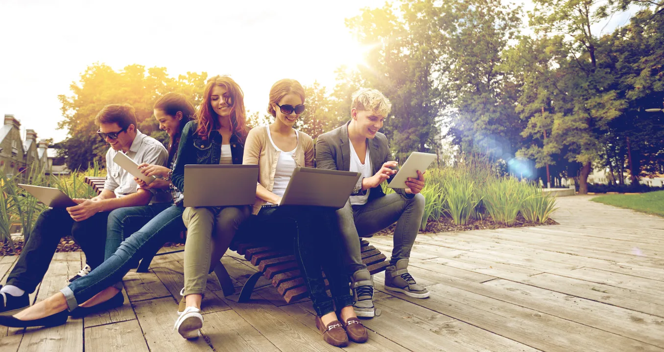 EXPERT PREDICTS EVERY DAY TRENDS THAT WON'T EXIST IN THE FUTURE