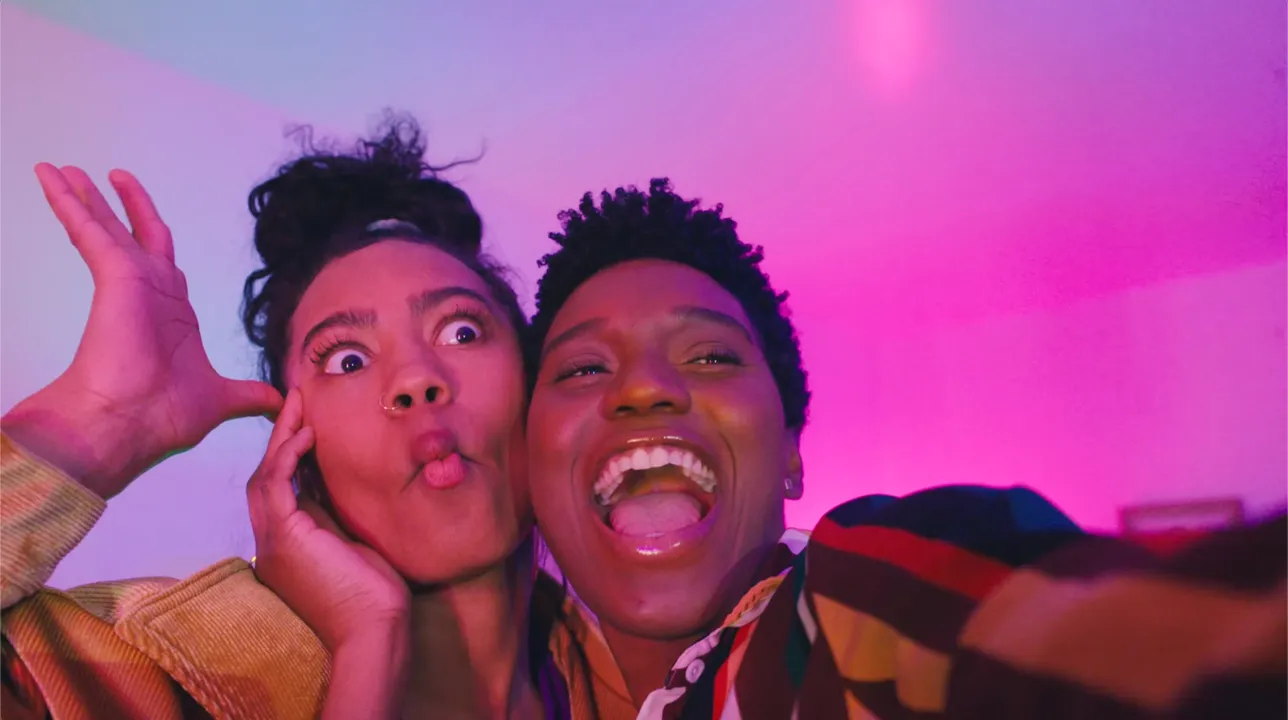 BACARDÍ RUM LAUNCHES NEW DIGITAL SPOT - BACARDÍ ROOMMATES!