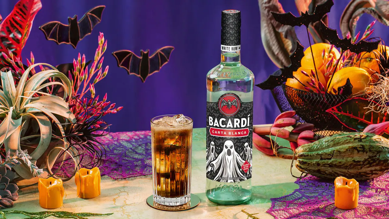 BACARDÍ® ILUMINA HALLOWEEN CON SU NUEVA BOTELLA FANTASMA, UNA EDICIÓN LIMITADA QUE BRILLA EN LA OSCURIDAD