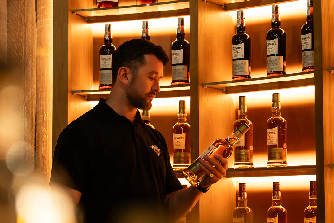 MAX DEWARS 2.jpg