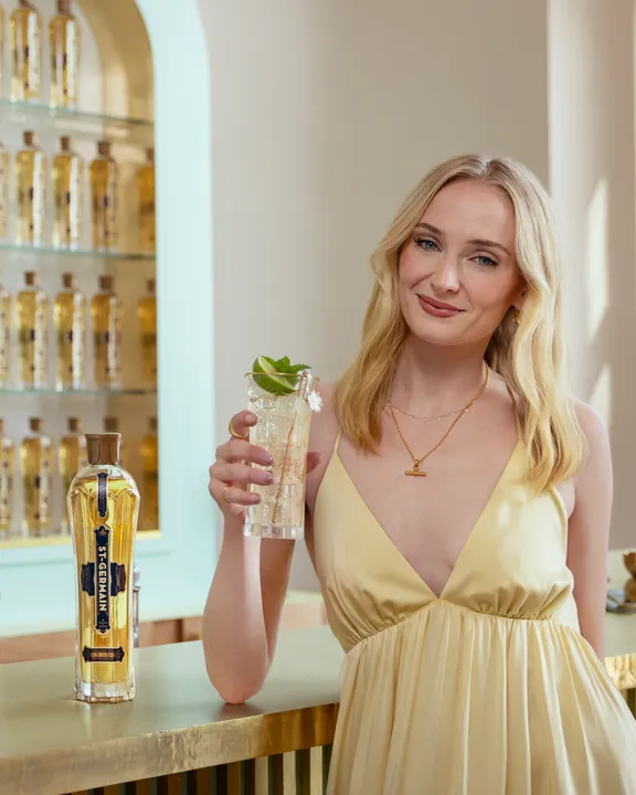 ST-GERMAIN LIQUEUR ANNOUNCES NEW COLLABORATION WITH ACTRESS SOPHIE TURNER TO CELEBRATE THE COCKTAIL OF THE SUMMER: THE ST-GERMAIN HUGO SPRITZ