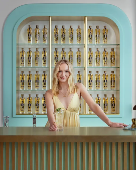 ST-GERMAIN LIQUEUR ANNOUNCES NEW COLLABORATION WITH ACTRESS SOPHIE TURNER TO CELEBRATE THE COCKTAIL OF THE SUMMER: THE ST-GERMAIN HUGO SPRITZ