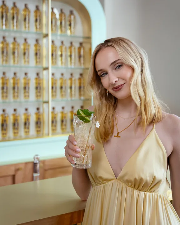 ST-GERMAIN LIQUEUR ANNOUNCES NEW COLLABORATION WITH ACTRESS SOPHIE TURNER TO CELEBRATE THE COCKTAIL OF THE SUMMER: THE ST-GERMAIN HUGO SPRITZ