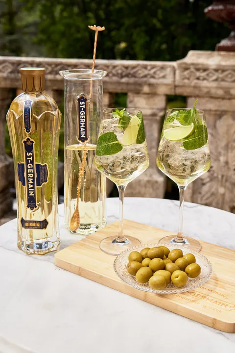 ST-GERMAIN LIQUEUR ANNOUNCES NEW COLLABORATION WITH ACTRESS SOPHIE TURNER TO CELEBRATE THE COCKTAIL OF THE SUMMER: THE ST-GERMAIN HUGO SPRITZ