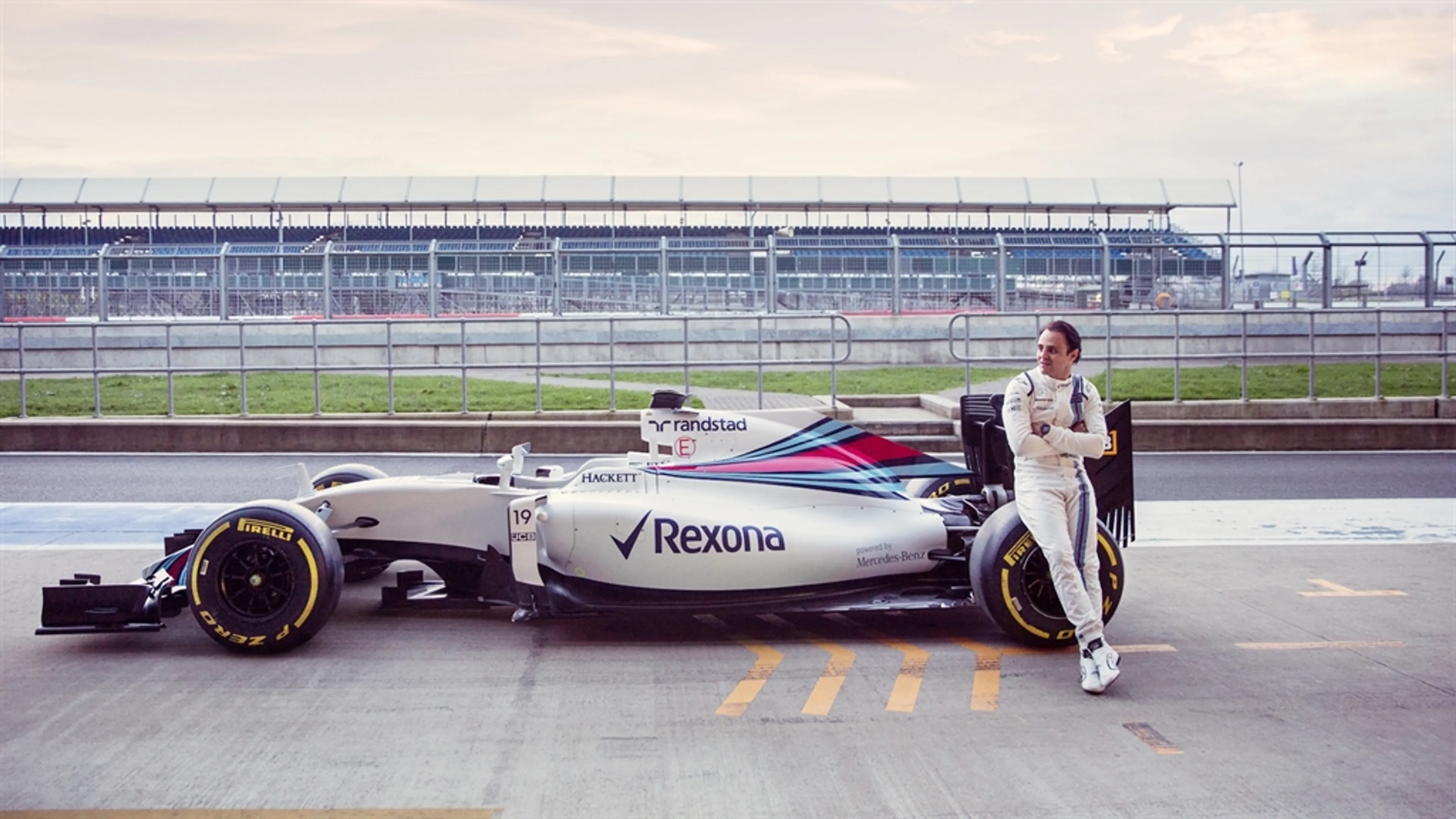MARTINI® and Airbnb Offer Grand Prix Fans the Chance to Spend the Night at the Williams MARTINI Racing Garage