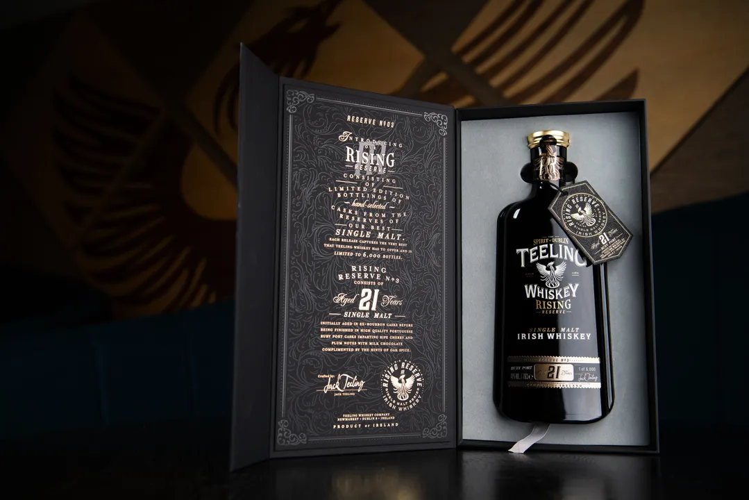 b26e8a7d-f26d-4e48-ad7b-4ba1ca09e03e-Teeling Whiskey Rising Reserve 4 Pack Shot.jpg