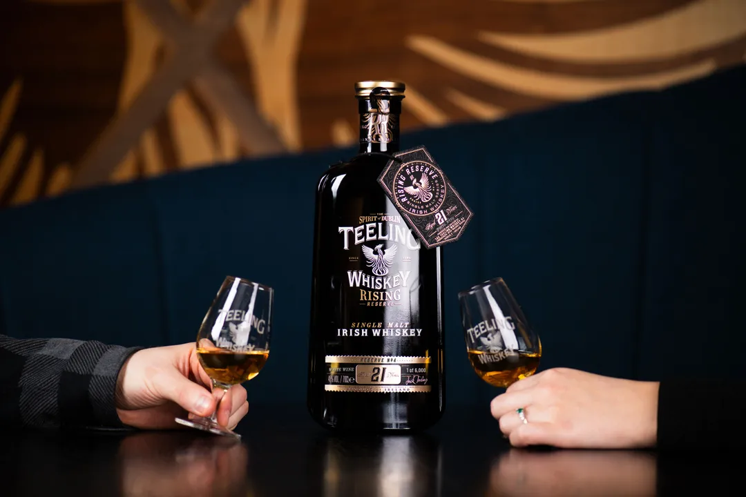 70ec14bc-d187-4ee4-90cc-0428c1d09842-Teeling Whiskey Rising Reserve 4 Lifestyle.jpg
