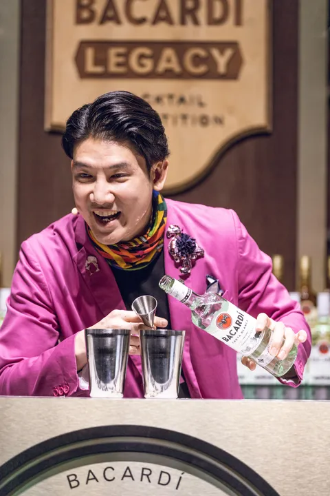 RONNAPORN KANIVICHAPORN FROM THAILAND WINS
2019
BACARDÍ® LEGACY COCKTAIL
COMPETITION