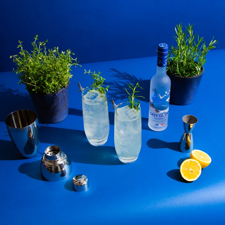 BRING THE GARDEN TO YOUR GLASS AT YOUR NEXT AL FRESCO SOIRÉE WITH ‘GROW-YOUR- OWN' GARNISH KITS FROM BACARDI AND FLOOM