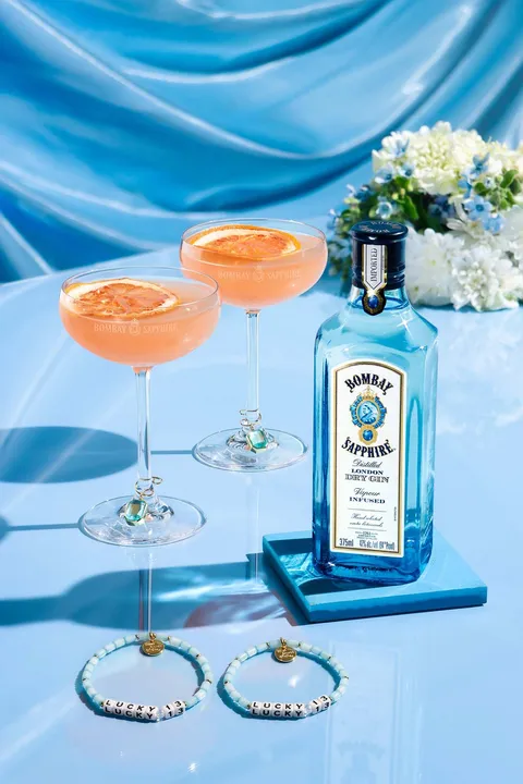 BombaySapphire_FrenchBlonde_2026_Hero_Vertical_BraceletEdit__62248.jpg