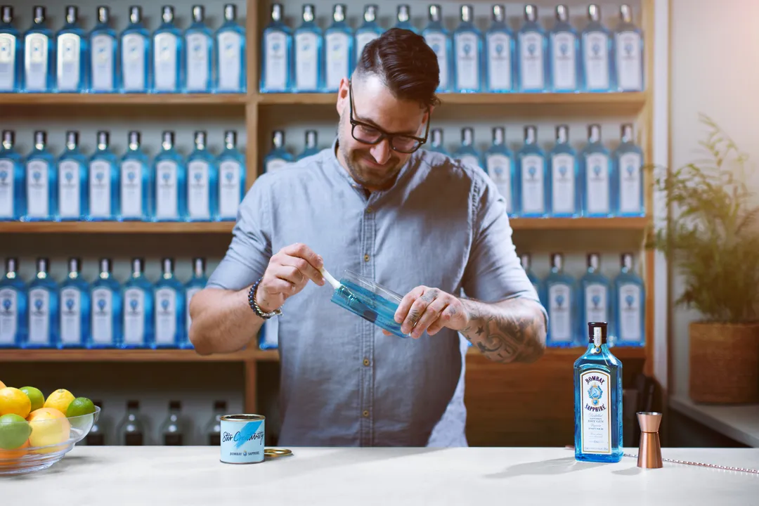 BOMBAY SAPPHIRE® GIVES THE ICONIC G&amp;T A FRESH LICK OF PAINT
