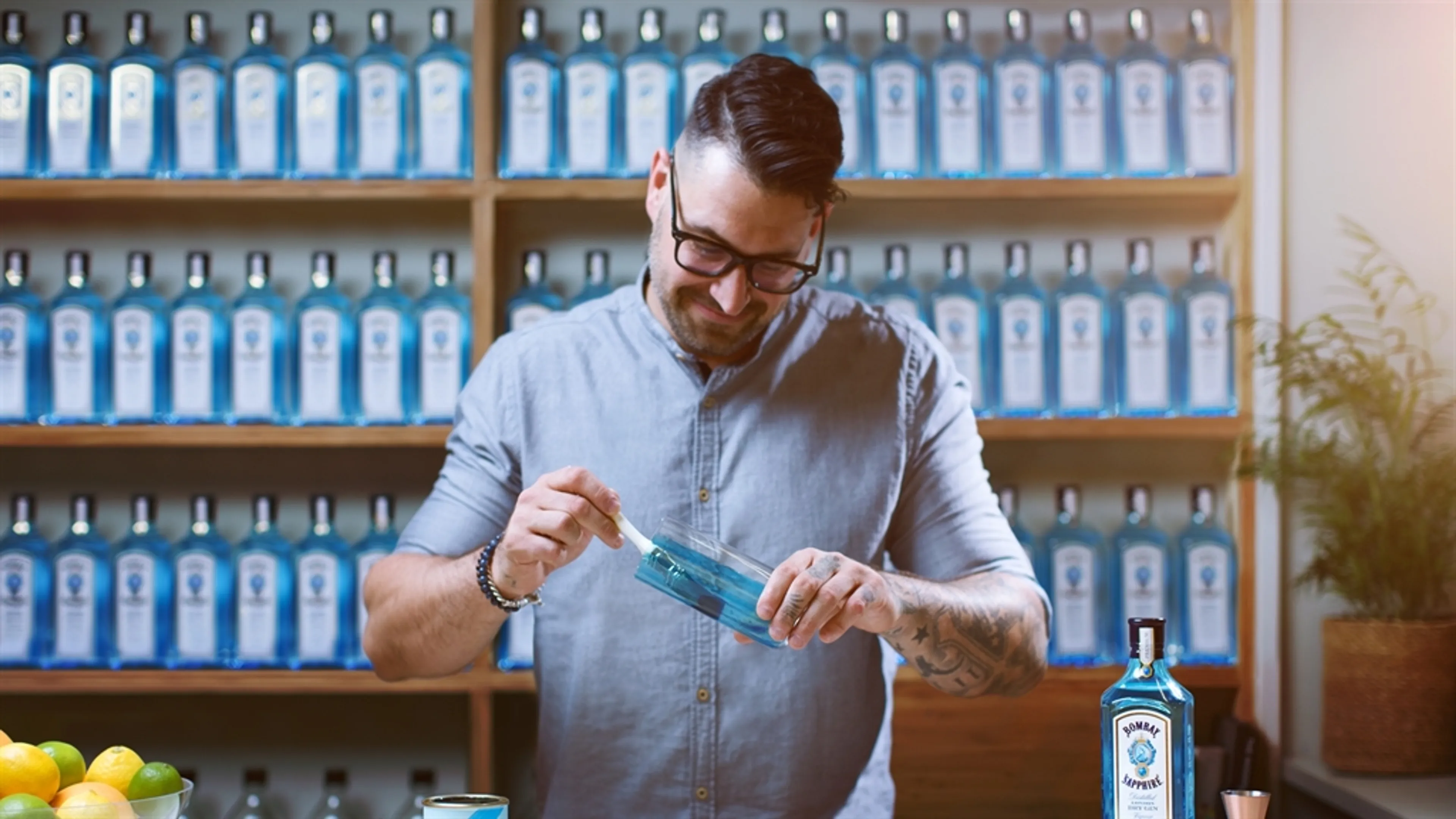BOMBAY SAPPHIRE® Gives the Iconic G&amp;T a Fresh Lick of Paint