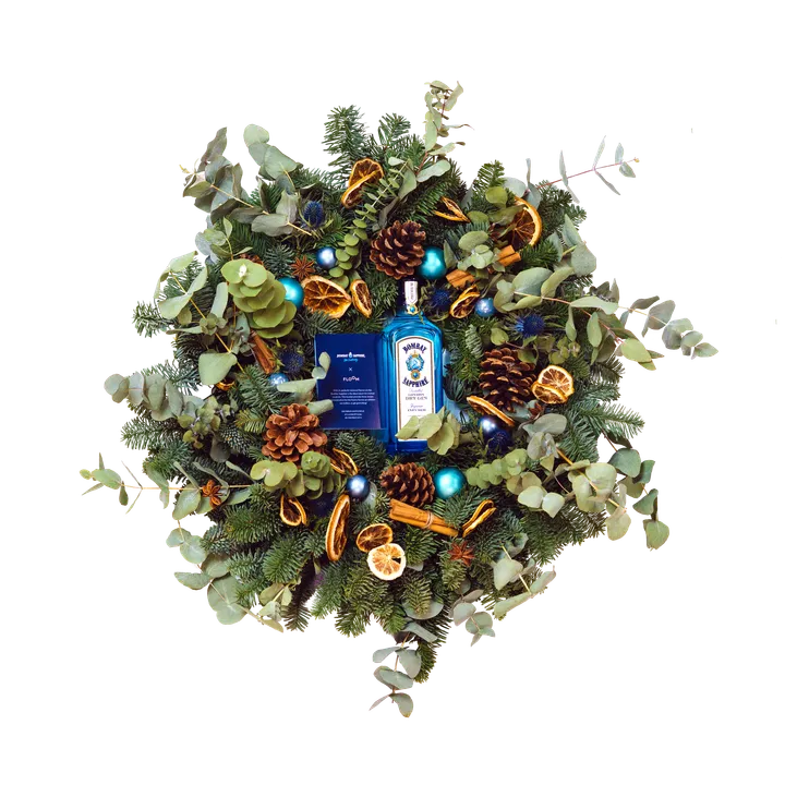 DECORATE YOUR FESTIVE COCKTAILS WITH SEASONAL GARNISHES USING THE NEW BOMBAY SAPPHIRE® WREATH