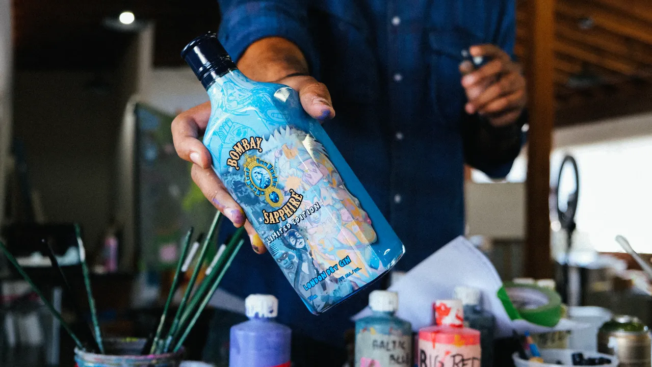 BOMBAY SAPPHIRE® GIN COLLABORATES WITH HEBRU BRANTLEY TO LAUNCH FIRST-EVER ARTIST DESIGNED BOTTLE
