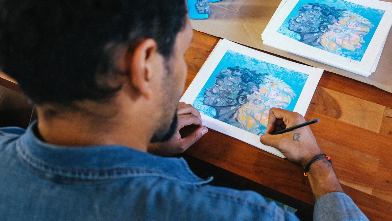 BOMBAY SAPPHIRE® GIN COLLABORATES WITH HEBRU BRANTLEY TO LAUNCH FIRST-EVER ARTIST DESIGNED BOTTLE

