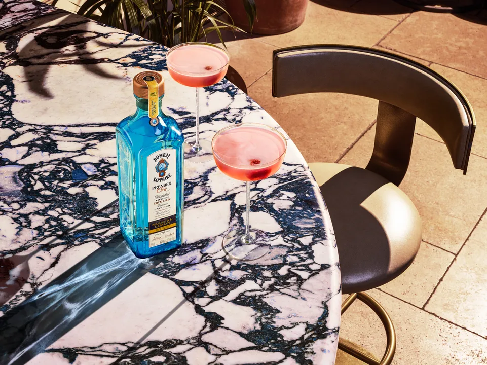 BOMBAY SAPPHIRE® RAISES A GLASS TO NATURE’S FINEST FLAVOURS WITH BOMBAY SAPPHIRE PREMIER CRU MURCIAN LEMON - A NEW PREMIUM, HANDCRAFTED GIN THAT CELEBRATES MURCIAN CITRUS 