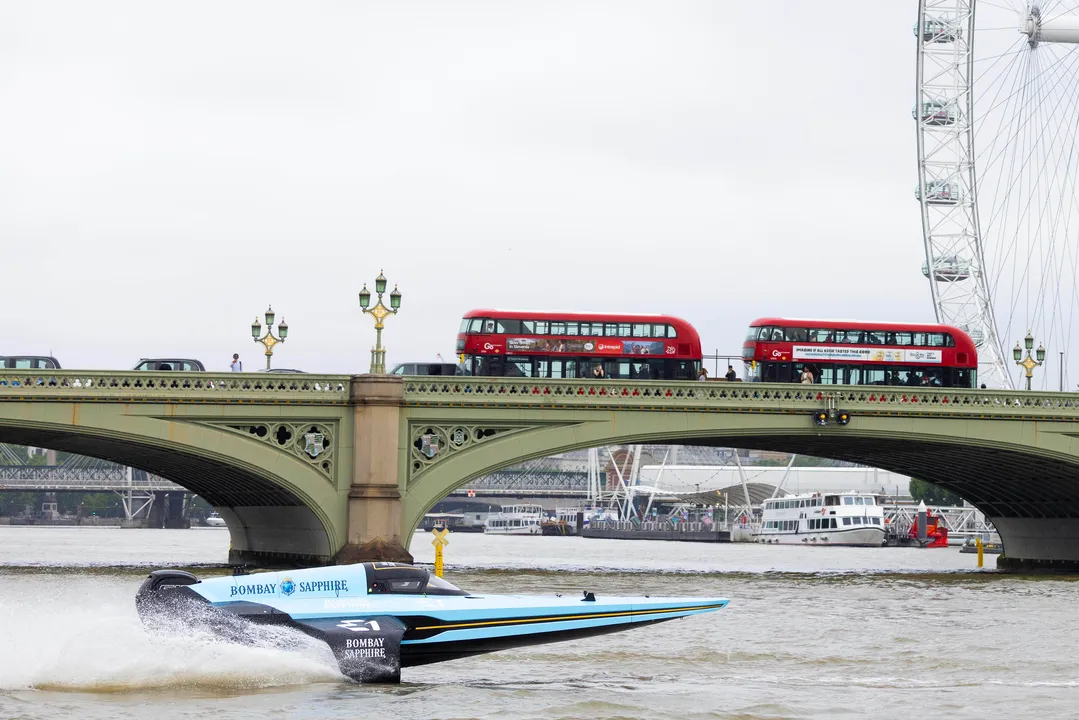  E1 ELECTRIFIES LONDON IN SHOWRUN HOMECOMING