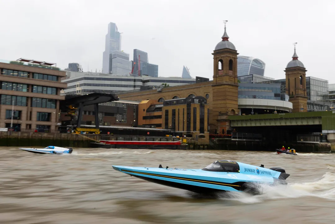  E1 ELECTRIFIES LONDON IN SHOWRUN HOMECOMING