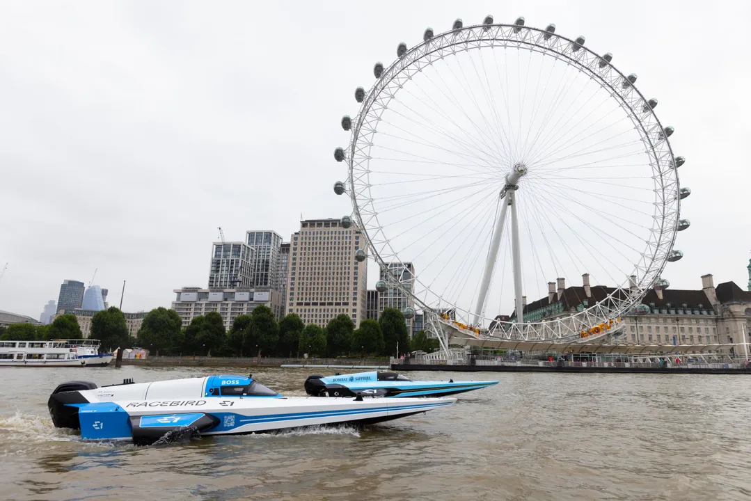  E1 ELECTRIFIES LONDON IN SHOWRUN HOMECOMING