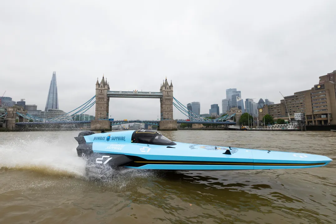  E1 ELECTRIFIES LONDON IN SHOWRUN HOMECOMING