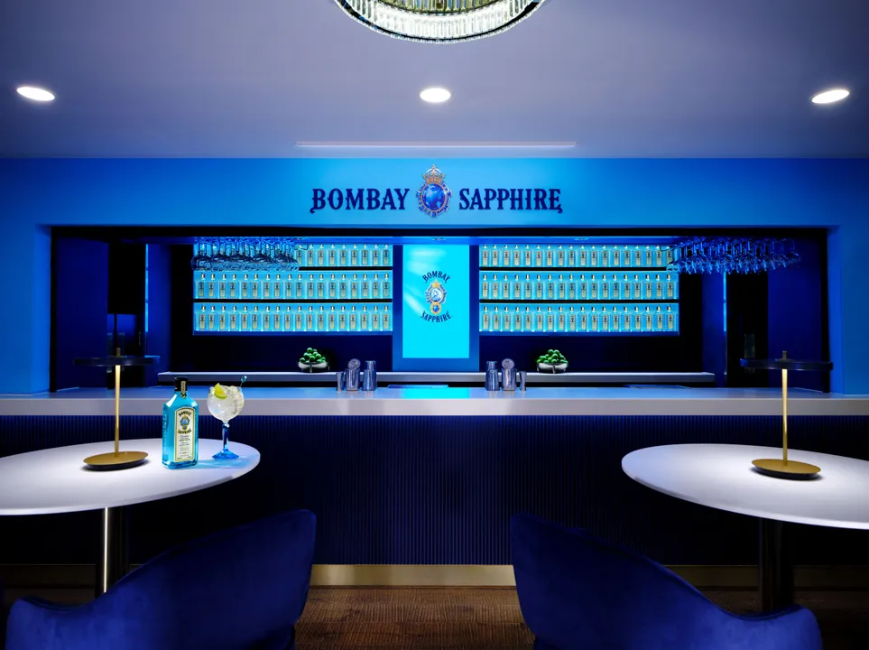 BOMBAY SAPPHIRE Invites the Royal Albert Hall Guests To 'Step Into The Blue' And Savour a Cocktail Moment 