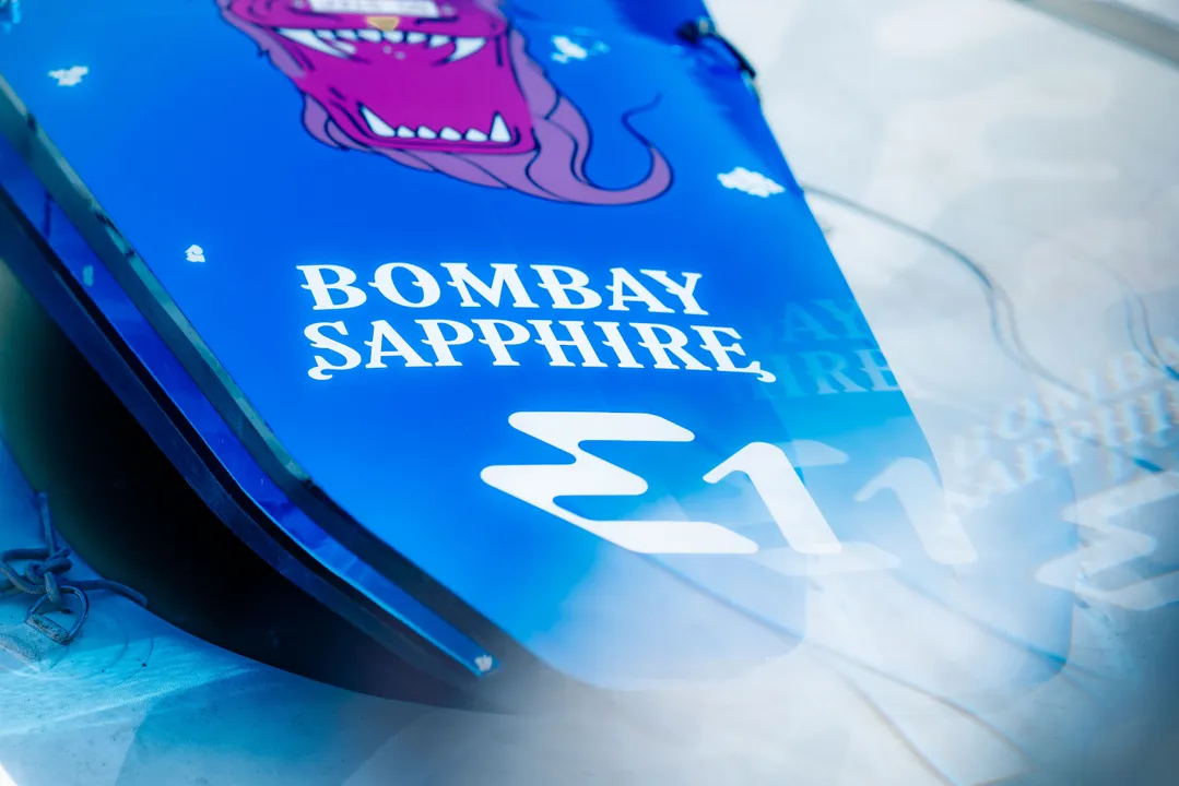 BOMBAY SAPPHIRE_GLOBAL_AOKI RACING PARTNERSHIP_SUPPORTING IMAGE_002.jpg