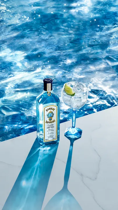 BOMBAY SAPPHIRE Lancia Step into the Blue – Un Invito a Immergersi nella Bellezza della Vita