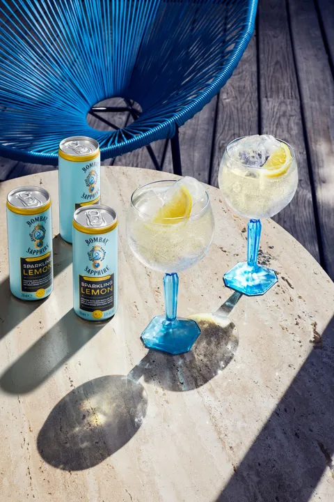 FY27_Global_BombaySapphire_RTD_SparklingLemon_Lifestyle_2_Multiple.jpg