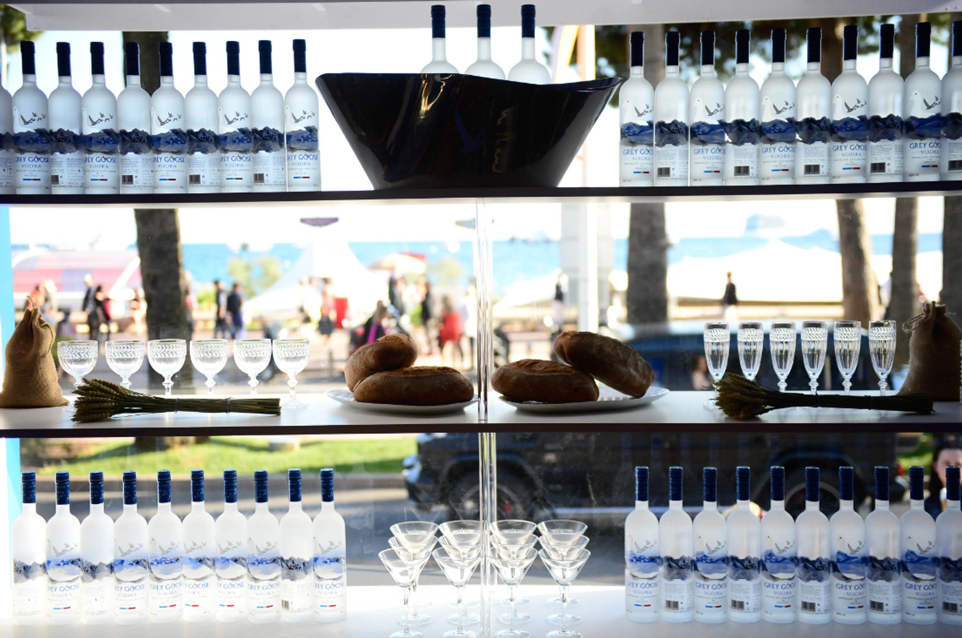 GREY GOOSE® Celebrates Those Who Achieve the Extraordinary Within the Film Industry at 'Boulangerie Bleue' Cannes