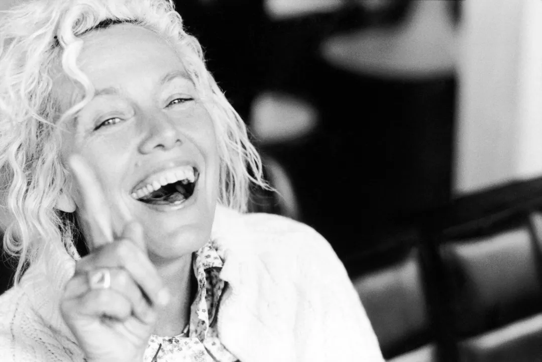 CELEBRITY PHOTOGRAPHER ELLEN VON UNWERTH DESIGNES UNIQUE COCKTAIL BAR FOR AUCTION AT THE GREY GOOSE WINTER BALL