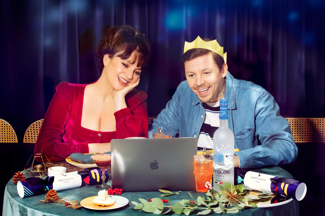 CELEBRATE WITH ONLY THE BEST THIS SEASON:
GREY GOOSE® VODKA X GIZ ‘N’ GREEN LAUNCH THE FRIENDSMAS FEAST
