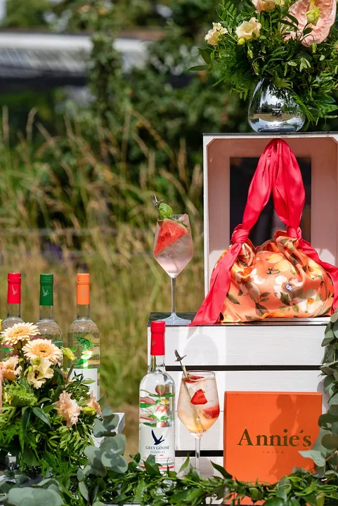  GIVE YOUR PICNIC A GLOW UP WITH THE GREY GOOSE® ESSENCES X  ANNIE’S IBIZA 'SEASON OF SPRITZ’ PICNIC SERIES AT FULHAM PALACE