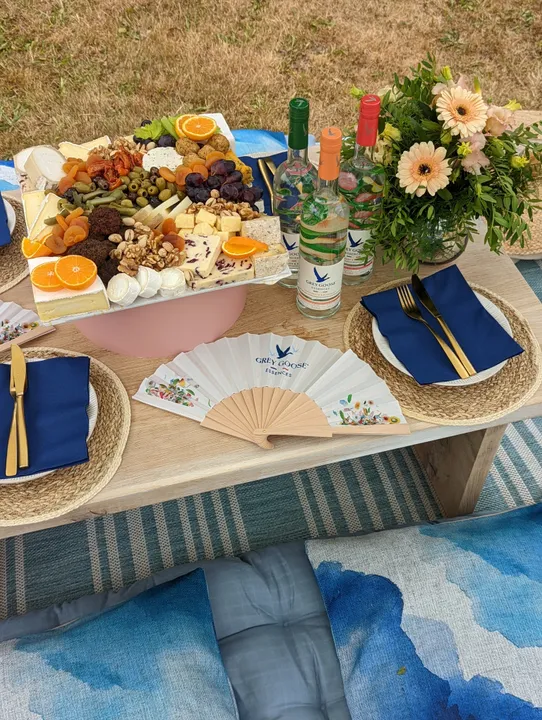  GIVE YOUR PICNIC A GLOW UP WITH THE GREY GOOSE® ESSENCES X  ANNIE’S IBIZA 'SEASON OF SPRITZ’ PICNIC SERIES AT FULHAM PALACE