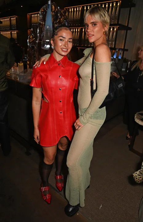 Ella Eyre and Tigerlily Taylor129.JPG